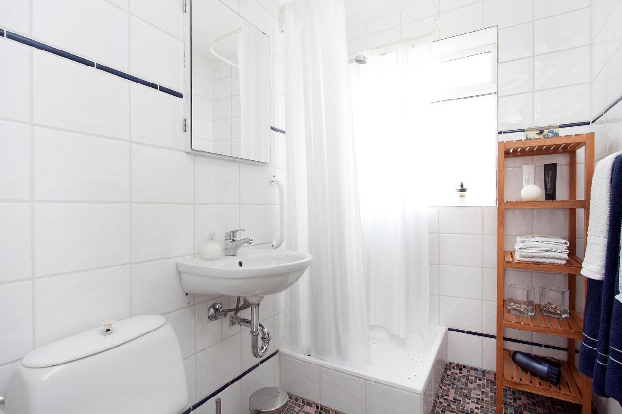 Overlooking The City, Bright & Cozy - Free Parking Reykjavik Bagian luar foto